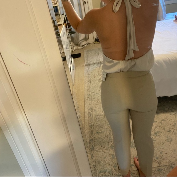 High neck backless blouse - Picture 3 of 4